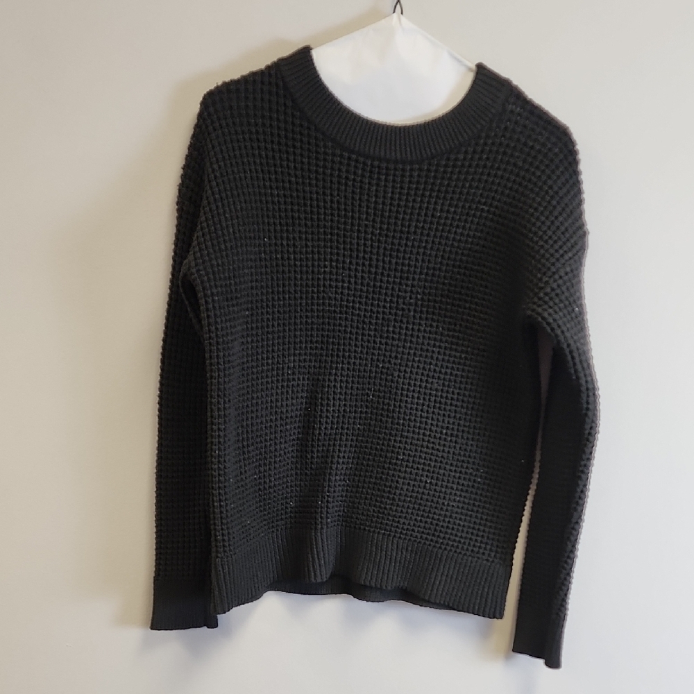 Time and Tru Textured Black Crew Neck Sweater